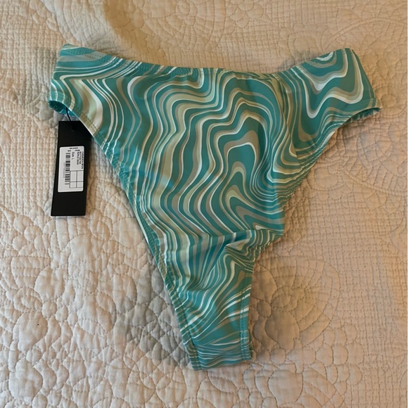 Motel Rocks Green and White 70s Ripple Swirl Bikini Set - Picture 9 of 10
